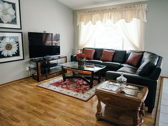 Upstairs Living Room - TV not included