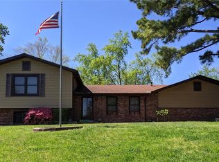 420 Kinswood Ln, Saint Louis, MO