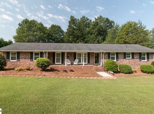715 Parkview Dr, Laurens, SC 29360
