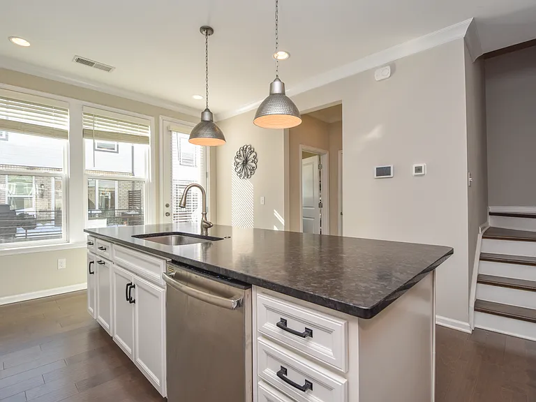612 Tudor Park Way — Photo 3