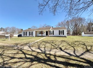 501 Spring Ln, Flushing, MI 48433