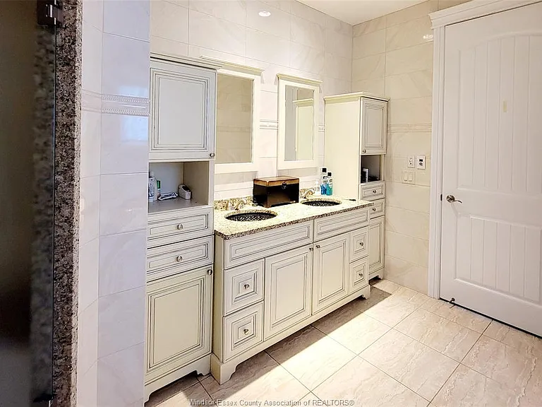 7835 Broderick Rd — Photo 15