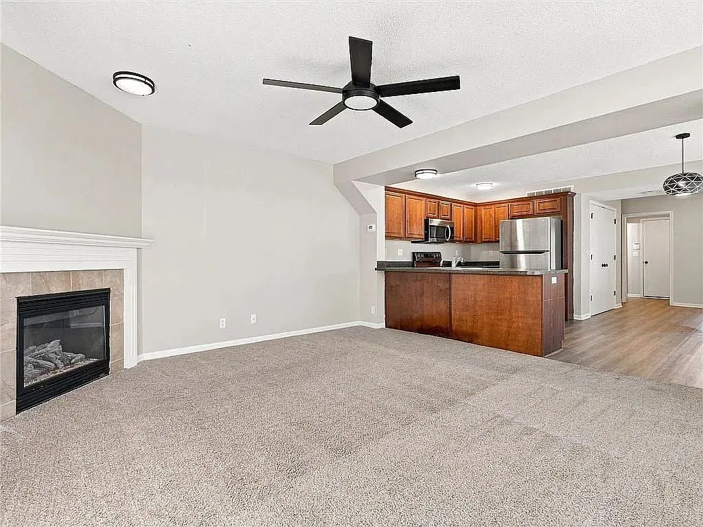 3 bed, 2.5 bath, 1500 sqft, $1,800 — Photo 4