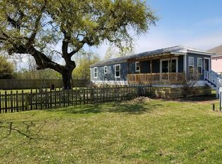 301 Saint Joseph St, Waveland, MS 39576