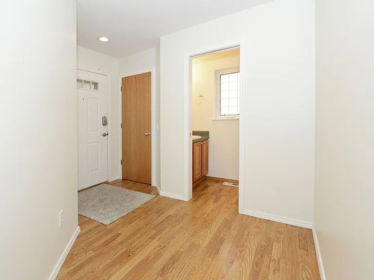 264 Dailey Ave #15 — Photo 5