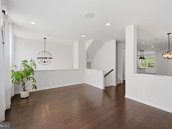 5th image of 2219 Evin Dr