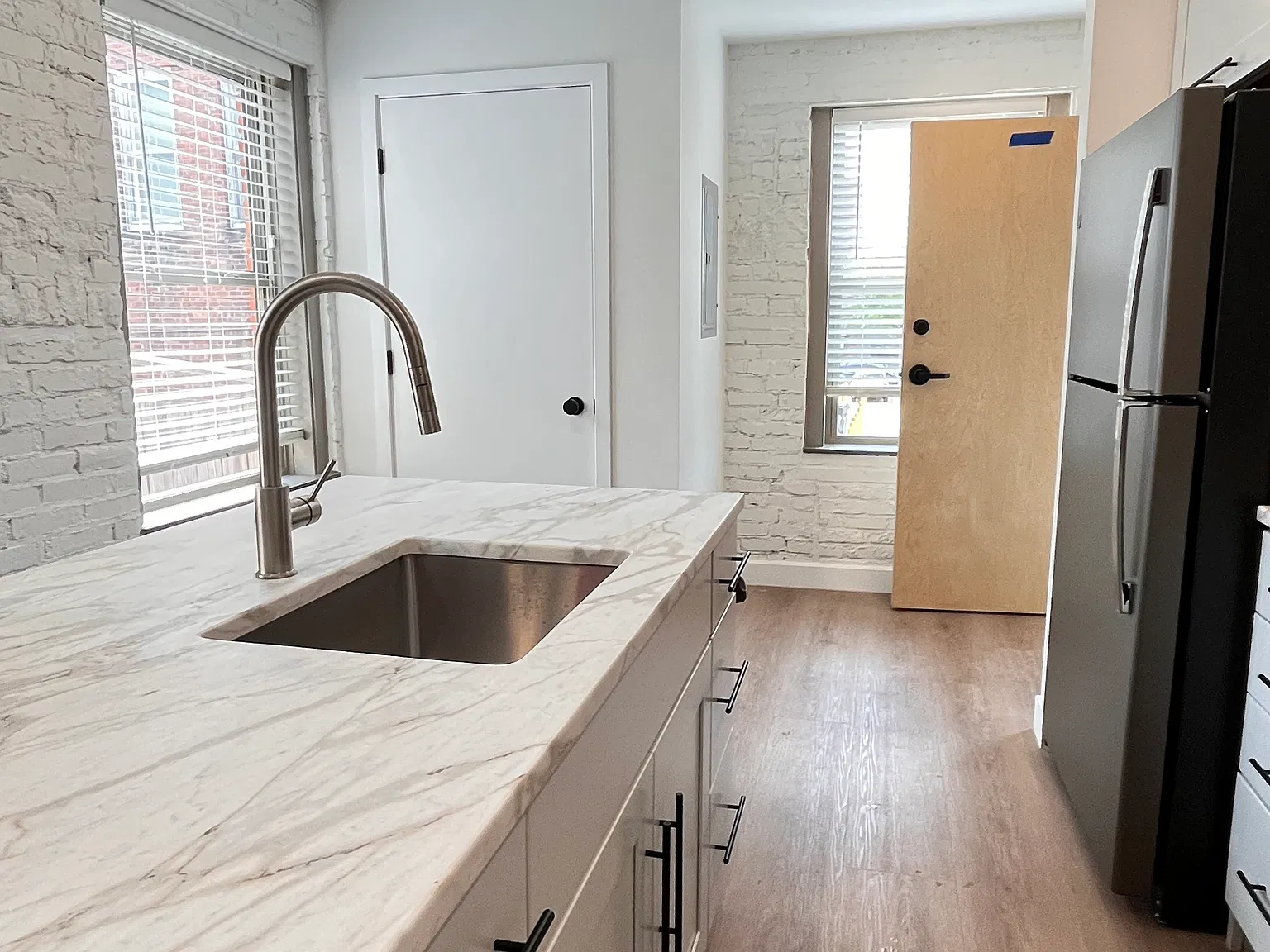 Studio, 766 sqft, $1,250 — Photo 2