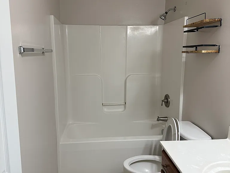 421 Holly Ln — Photo 33