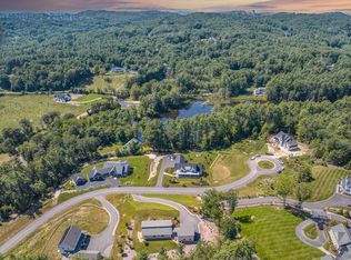 11 Wheeler Farm Rd, Bedford, NH 03110