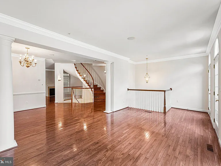 7720 Spoleto Ln — Photo 8