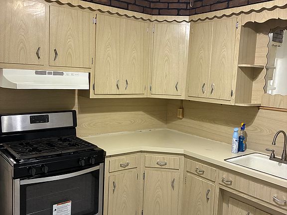 5th image of 234 McAdoo Ave Floor 2