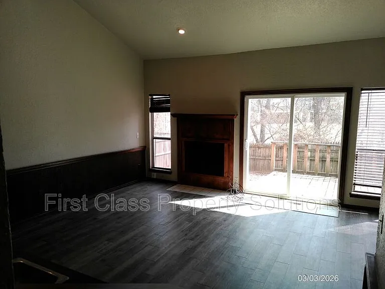 1406 Mary Lee Ln — Photo 24