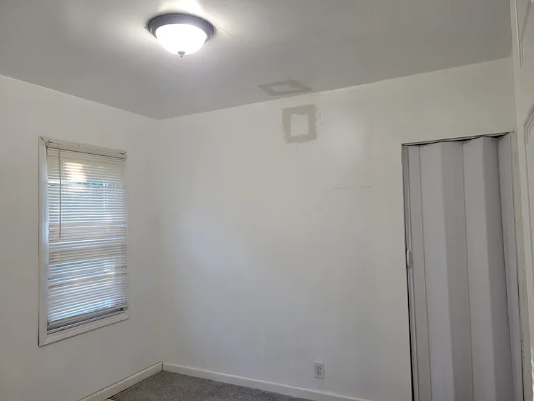 7027 Chalmers Ave — Photo 8