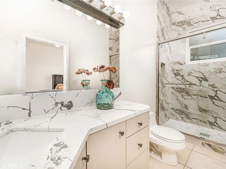 5206 Topeka Dr — Photo 32