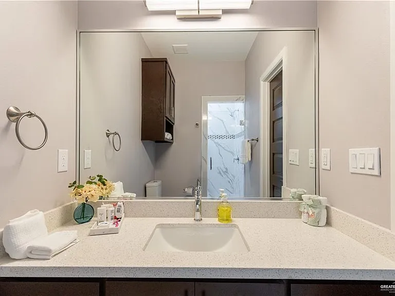 1320 E Camellia Ave #C — Photo 9