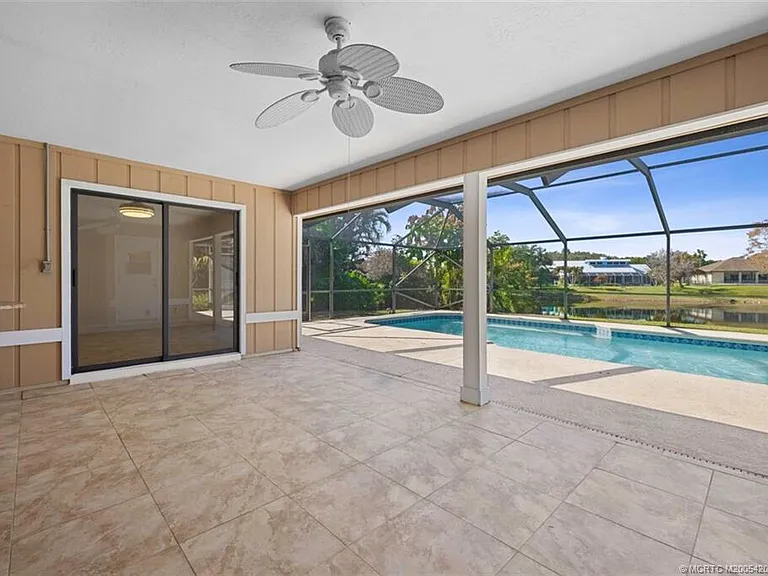 3074 NE Loquat Ln — Photo 25