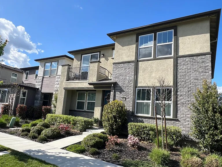 2957 Honey Opal Ave — Photo 4