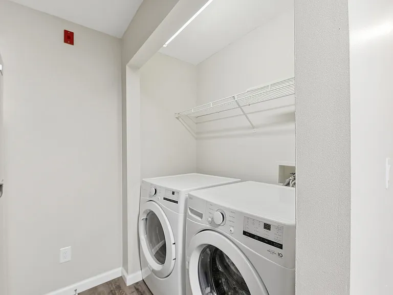 Spring Lake Apartments — Photo 6
