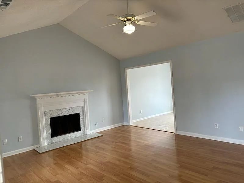 4 bed, 2092 sqft, $2,375 — Photo 3