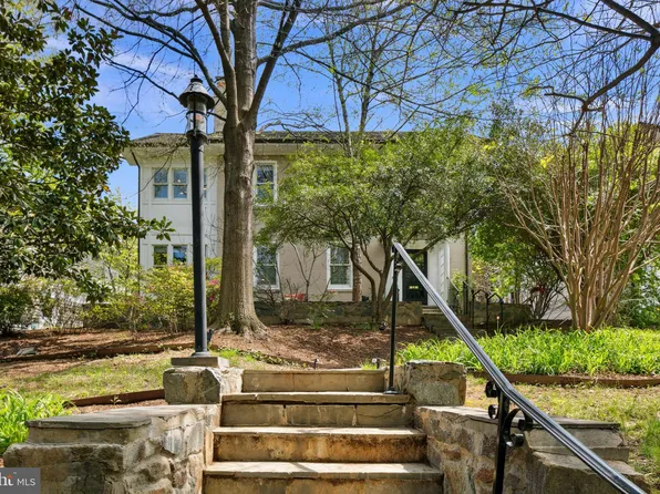 1881 N Highland St, Arlington, VA 22201