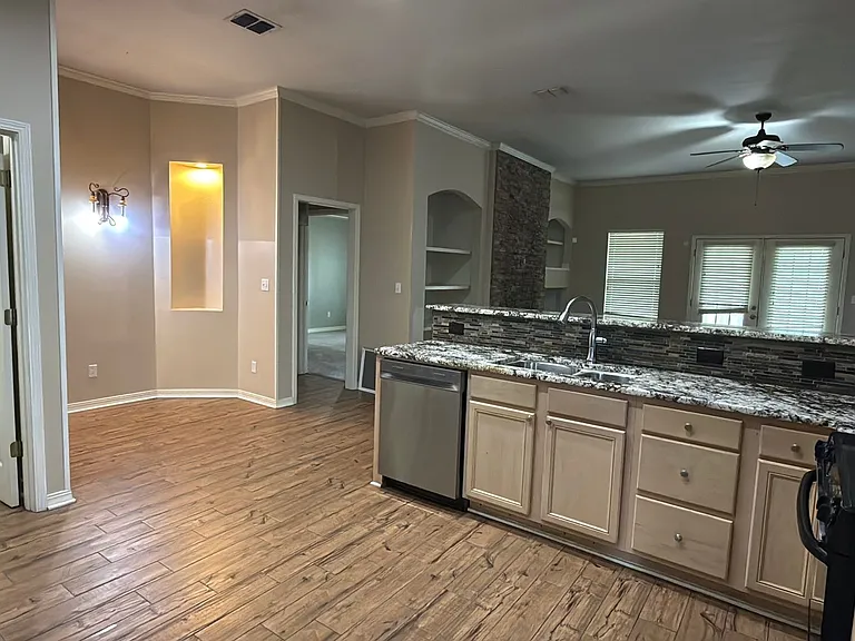 9812 Kings Pointe Dr — Photo 12