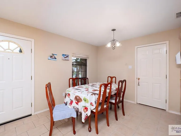 365 Mango Ln — Photo 4