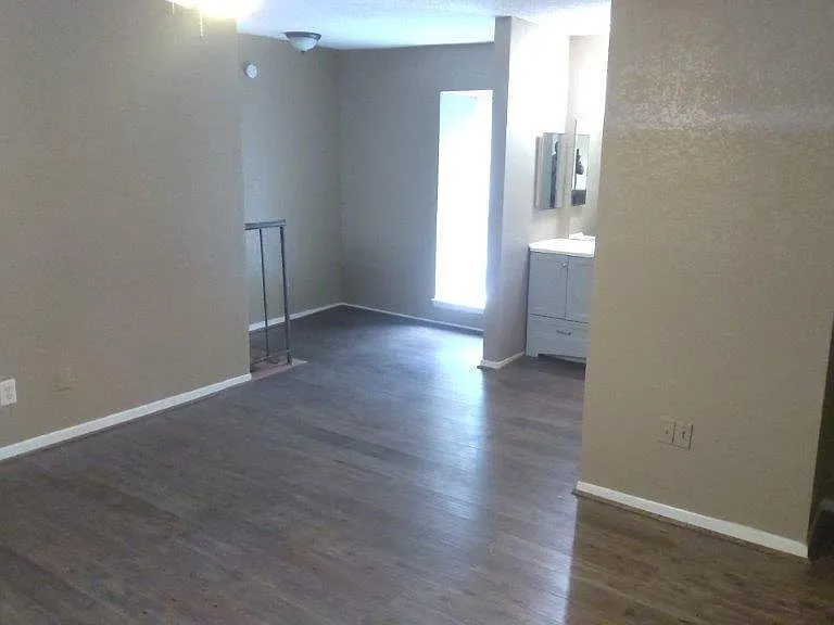 2429 Miramar Ct #2429 — Photo 8
