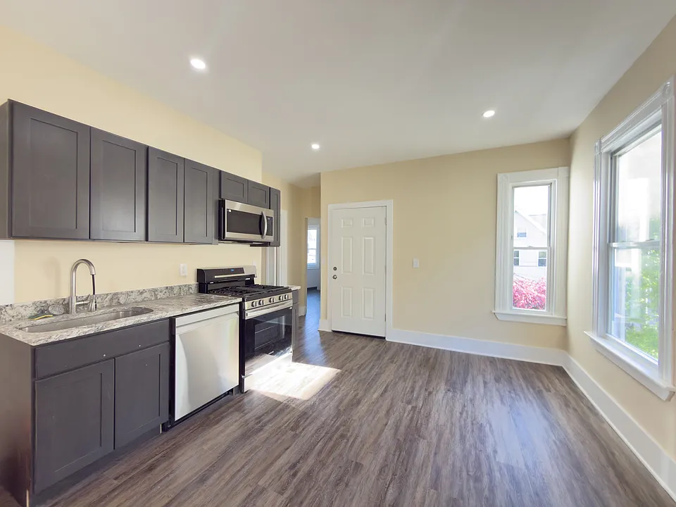 23 Tilton St #2