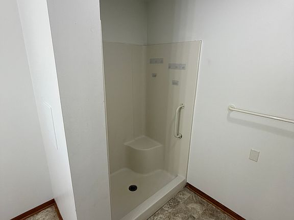4th image of 4735 Stockdale Rd