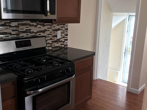 3rd image of 16320 Eldamere Ave