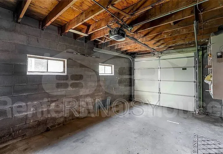 737 28th St — Photo 23