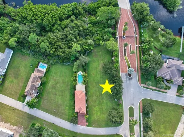 103 SE Via Bisento Port St, Pt Saint Lucie, FL 34952