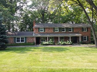 665 Apple Hill Ln, Rochester Hills, MI 48306