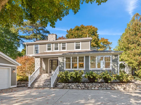 15800 Lakeshore Rd, Union Pier, MI 49129