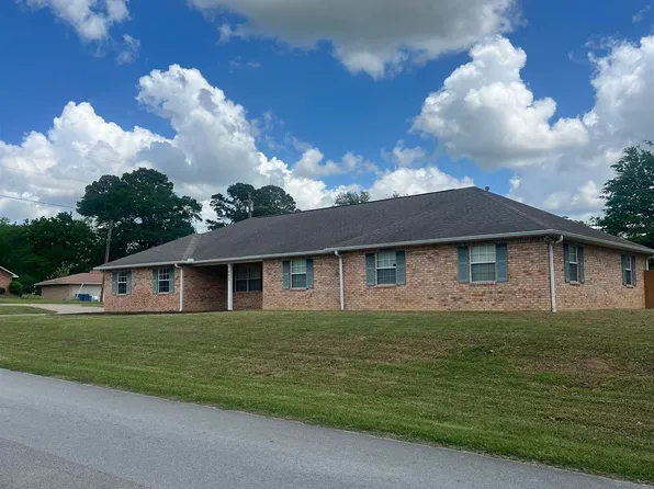 1002 S Boyd St, Lindale, TX 75771