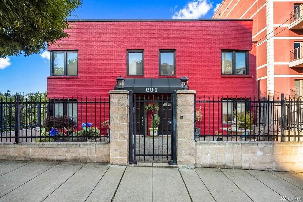 1 bed, 602 sqft, $2,100 — Photo 1