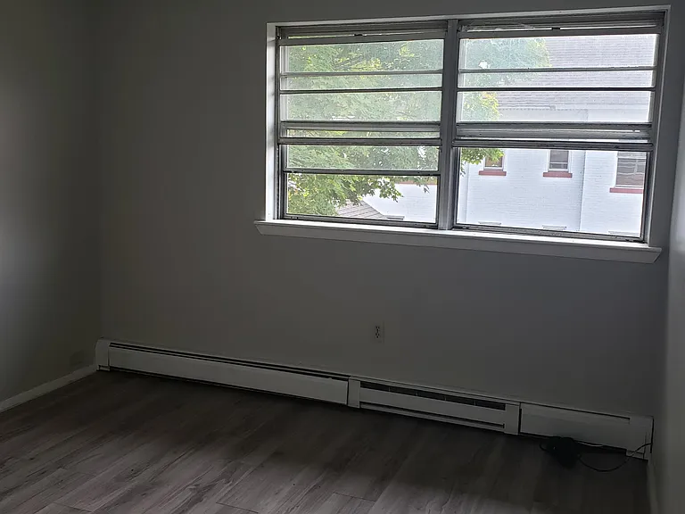 718 Broadway St #1B — Photo 9