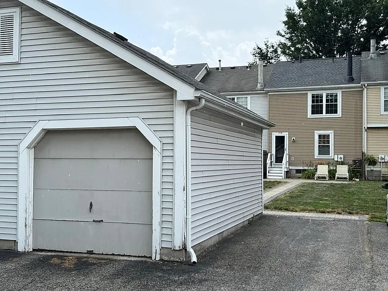 1238 Michigan Ave — Photo 26