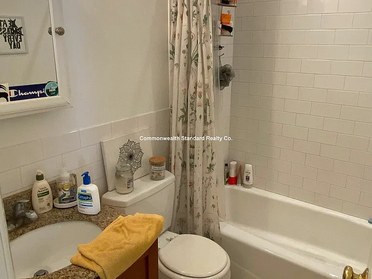 76 Quint Ave #1O — Photo 5