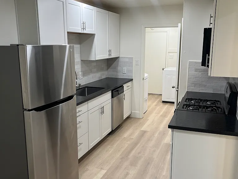 806 Kelly Way #806 — Photo 4