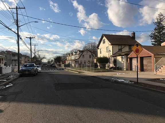 4th image of 21911 135th Ave