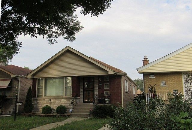 2nd image of 10614 S Prairie Ave