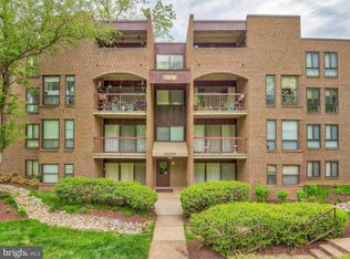 11216 Chestnut Grove Sq APT 220, Reston, VA 20190