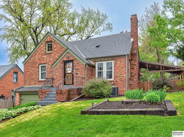 4855 Blondo St, Omaha, NE 68104