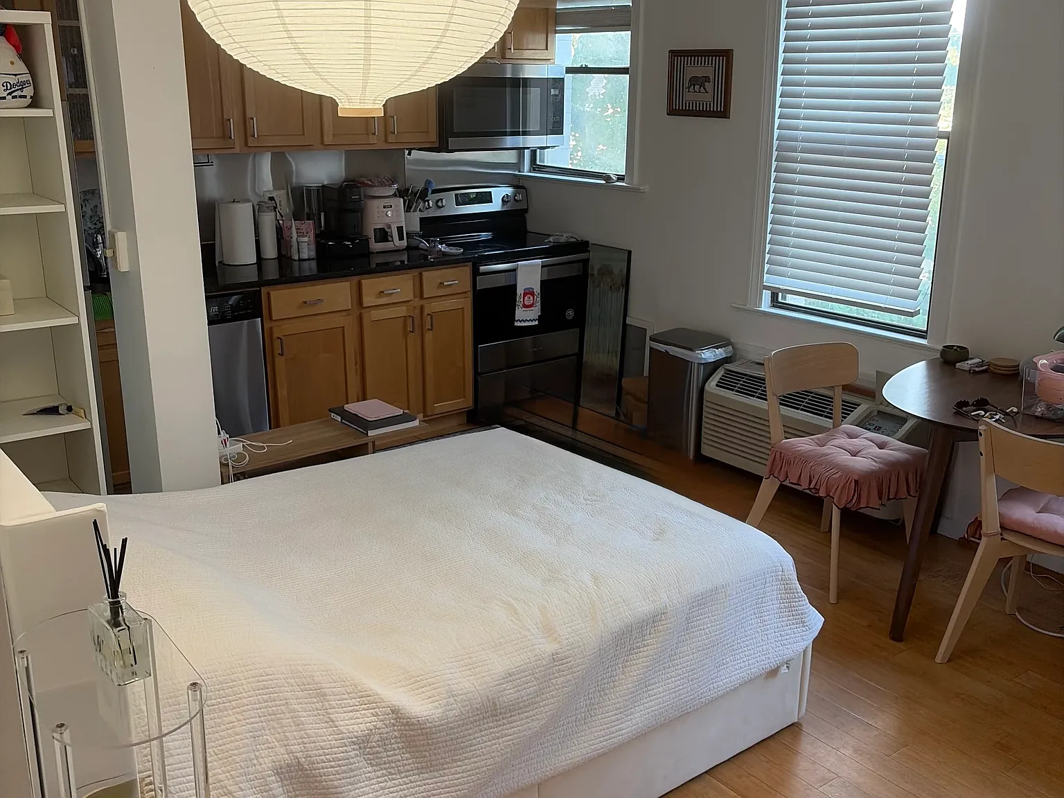 Studio, 300 sqft, $1,850 — Photo 1