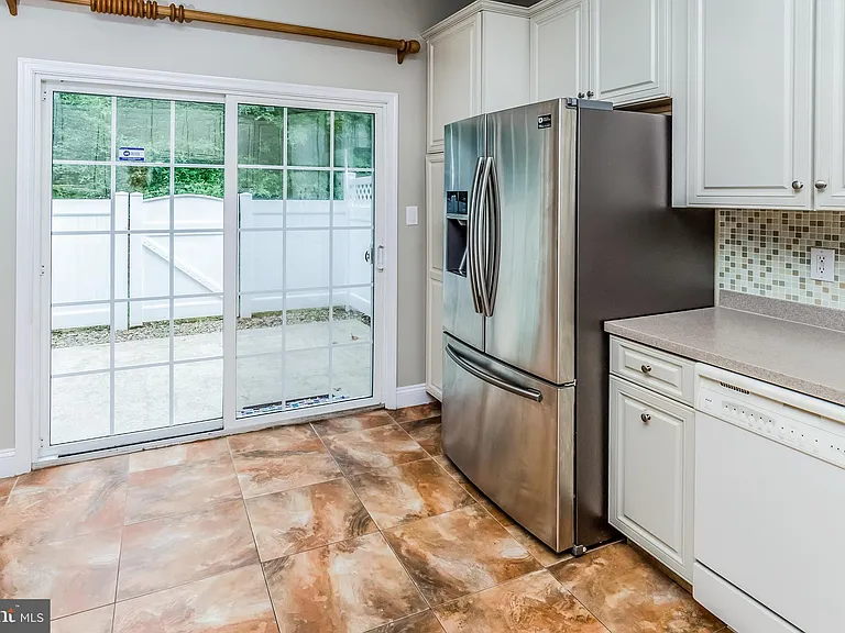 17 Lancaster Ct — Photo 17
