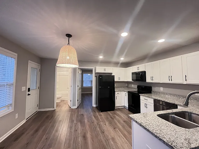 114 Valley View Cir #B — Photo 11