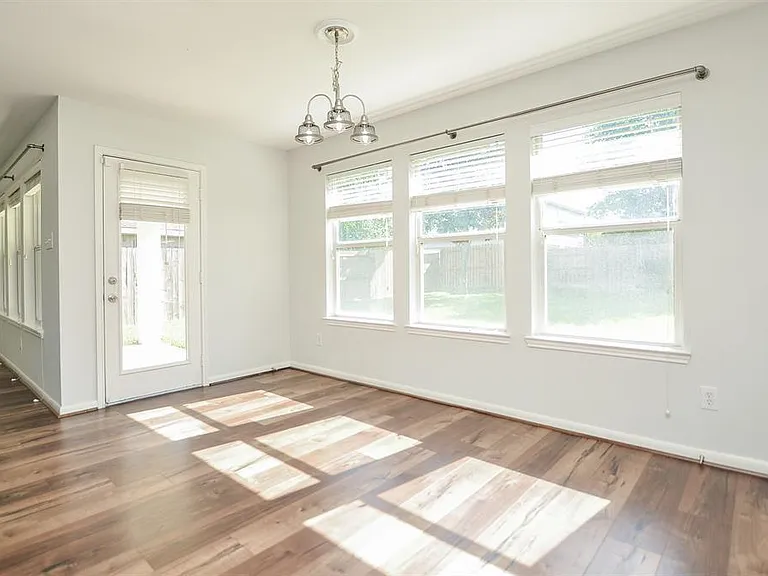 2219 Gable Hollow Ln — Photo 17