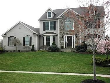 1st image of 180 Kingston Dr