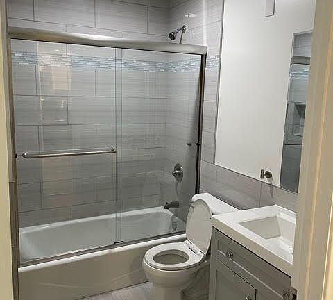 5th image of 4318 S Kansas Ave #307